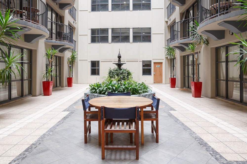 Quest Atrium 47/57