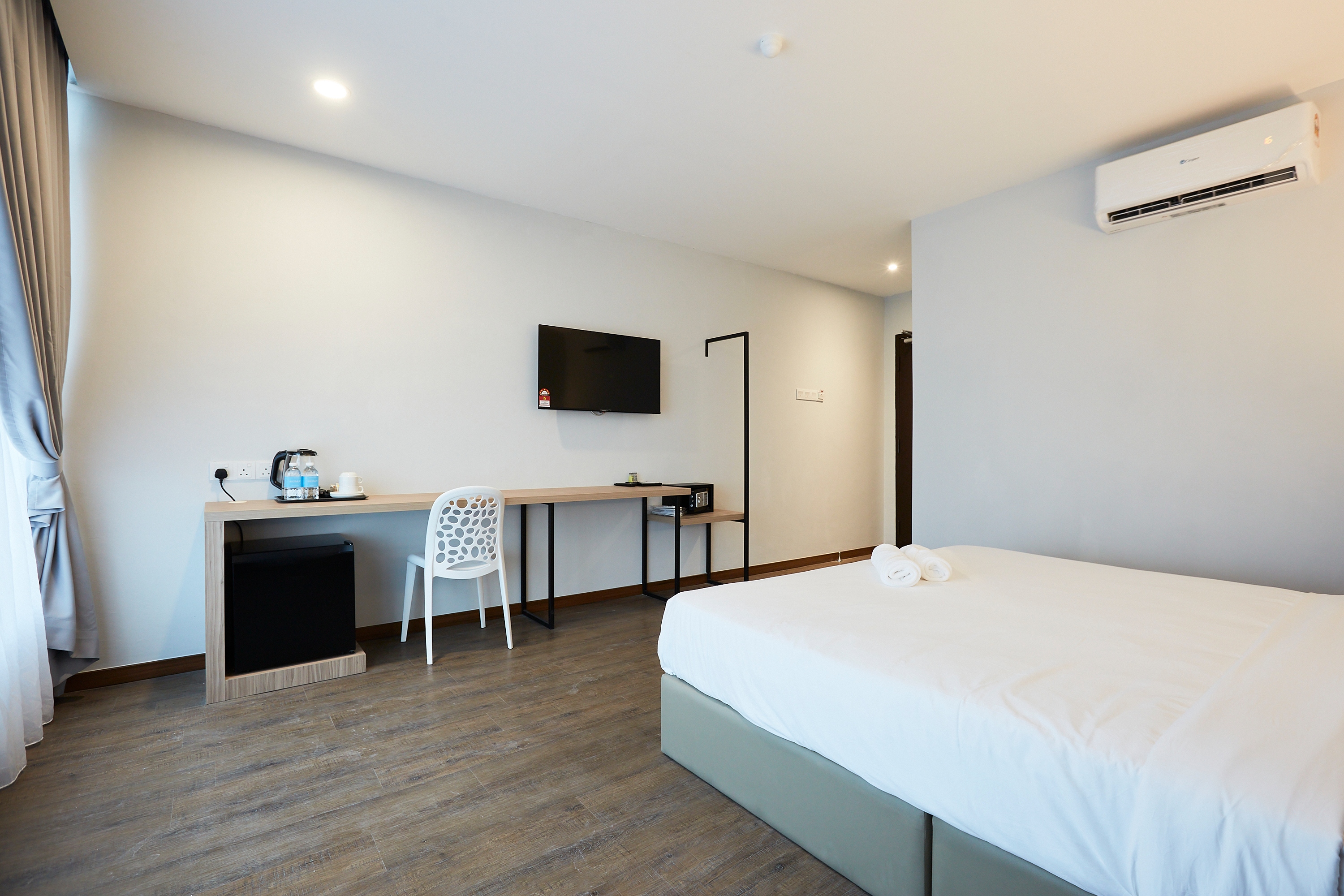 Deluxe, Double Bed
