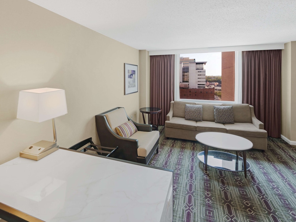 Hilton Harrisburg 21/69