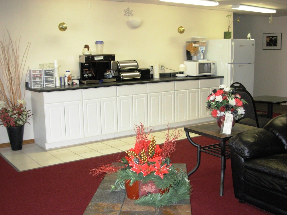 Red Carpet Motel 8/50