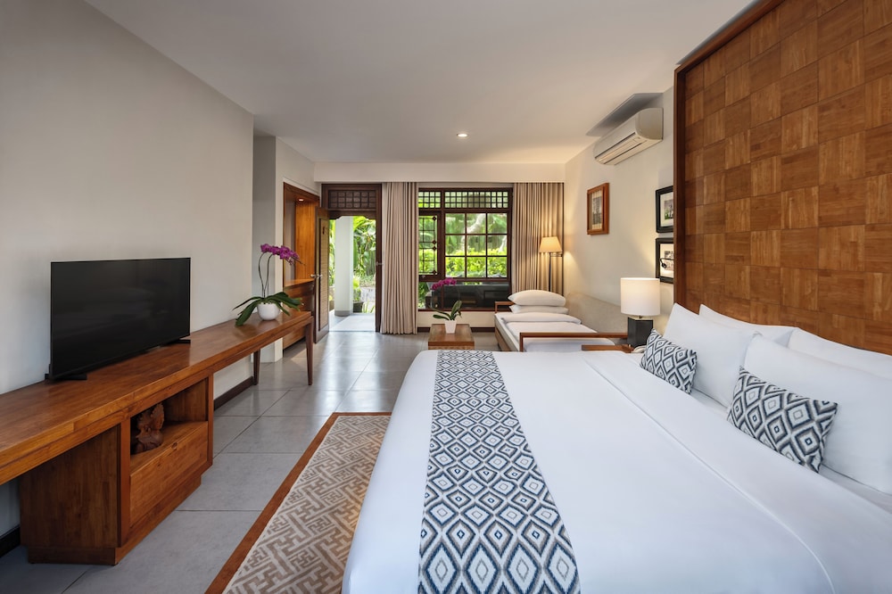 Ramayana Candidasa Beach Resort 24/77