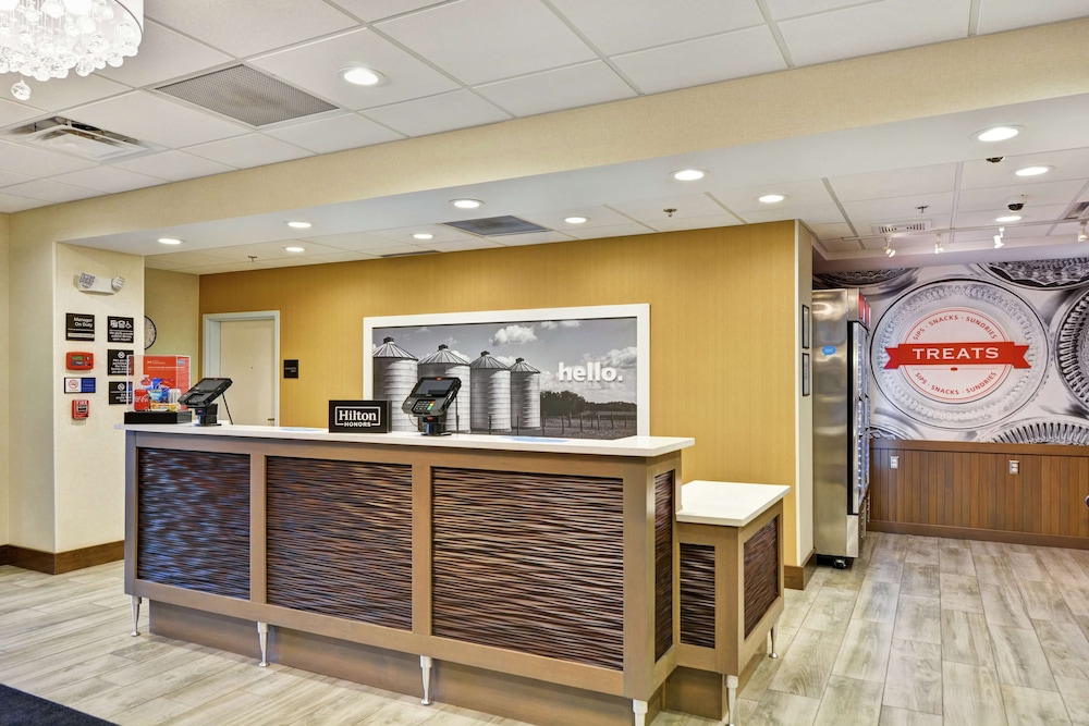 Hampton Inn & Suites Ashland 10/47