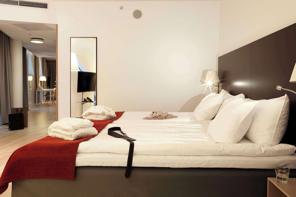 PRESIDENTIAL, SUITE