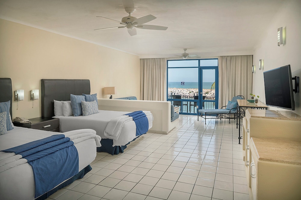 El Cid Marina Beach Hotel 35/76