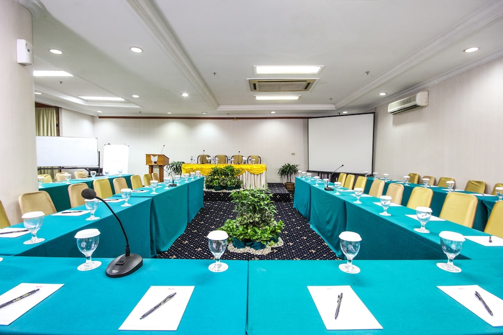 Grand Menteng Hotel 45/50