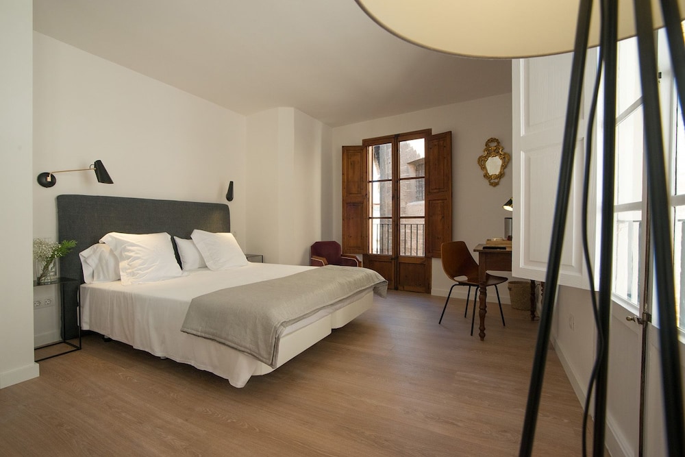 Canavall Hotel Y Apartamentos 8/50