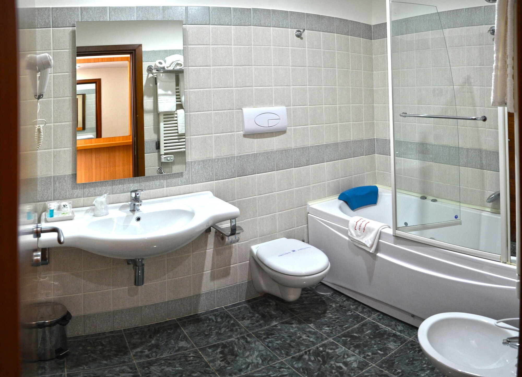 غرفة ثلاثية بسرير مزدوج وسرير فردي، Vea Resort Hotel 5/6