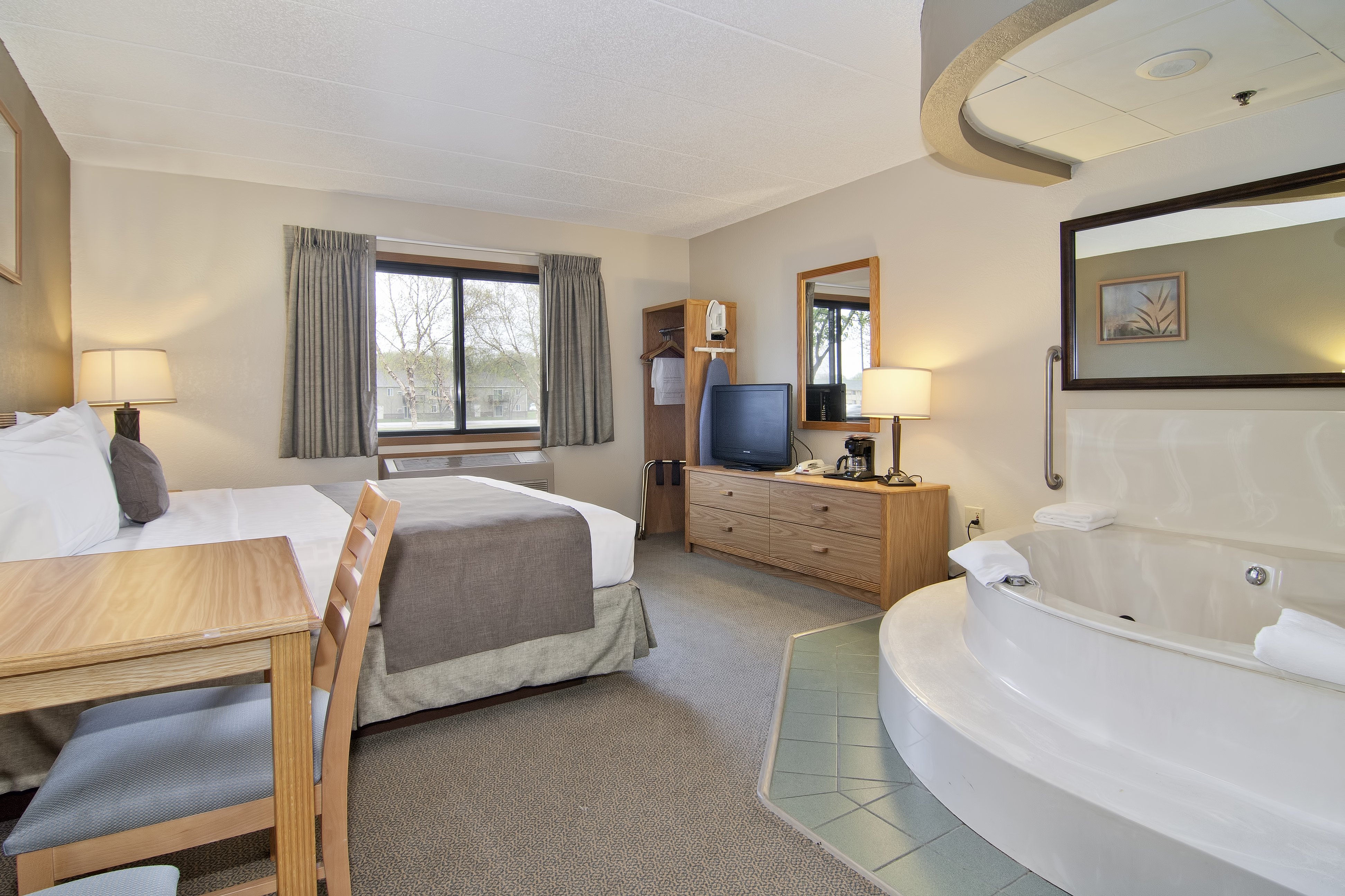 Boarders Inn Suites Faribault Mn 39/80