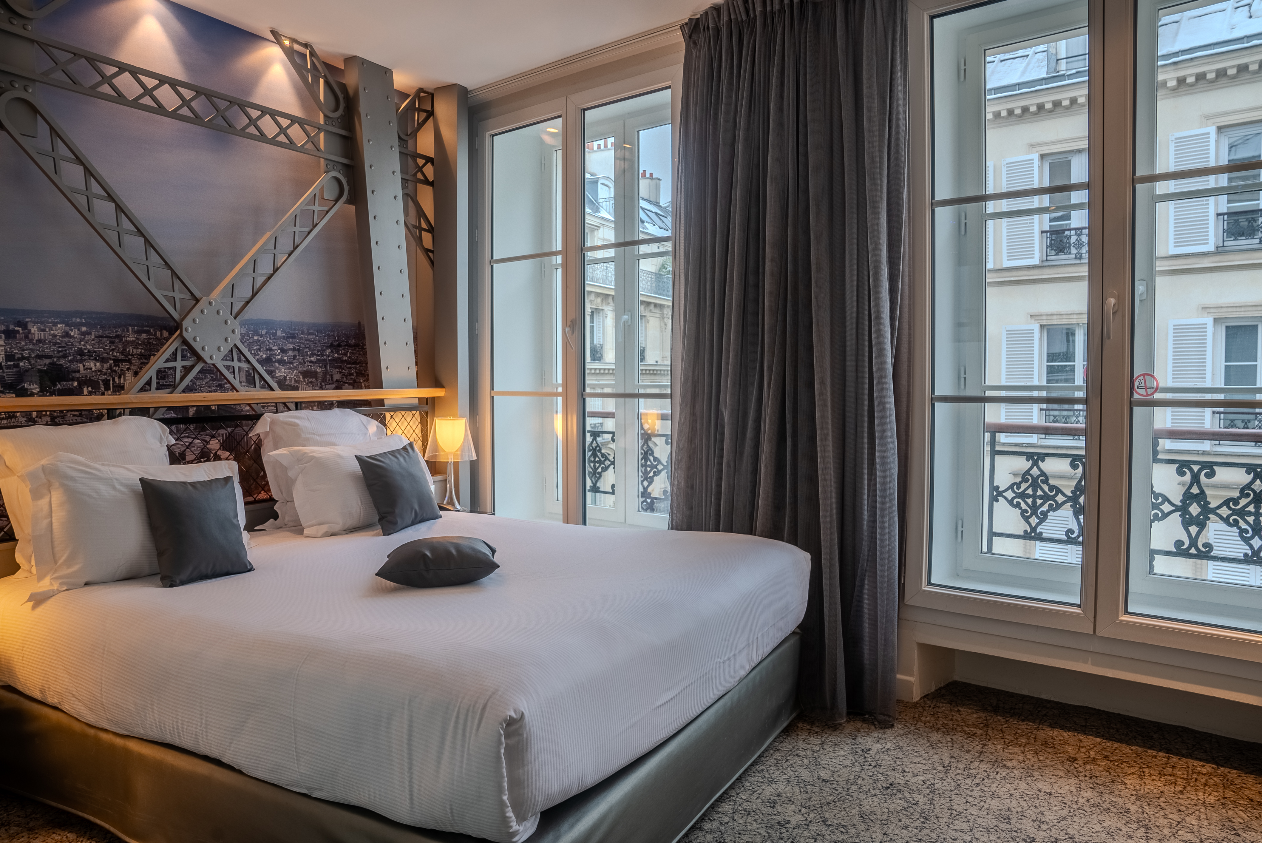Room, Eiffel View