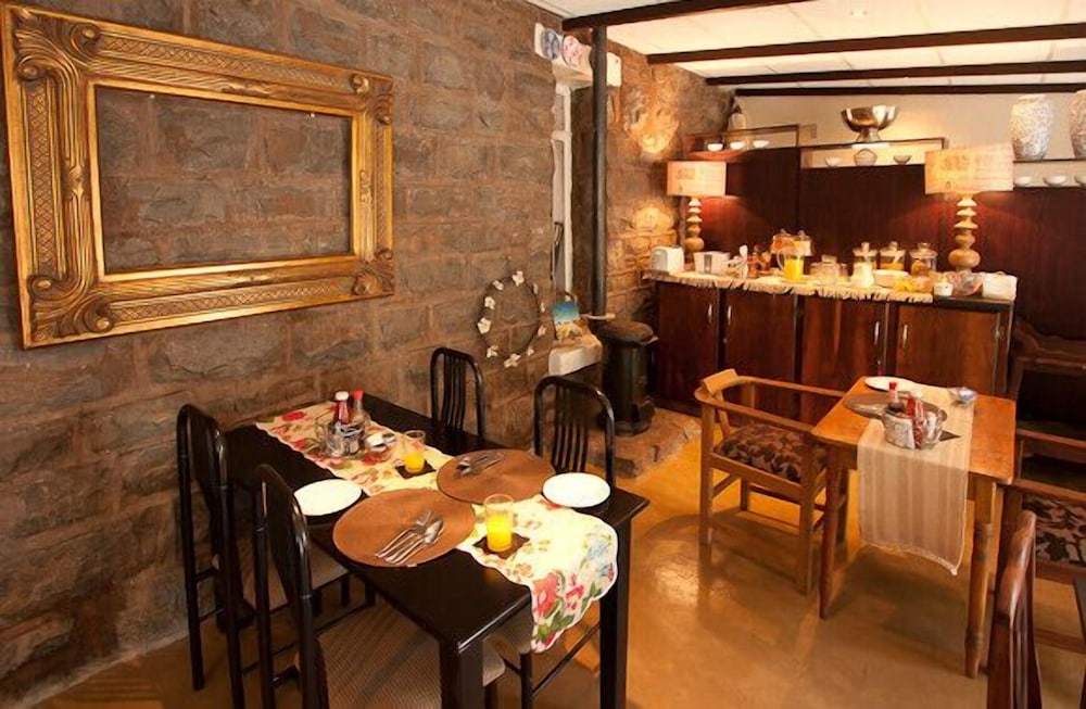 Cunningham Cottage Guest House 29/45