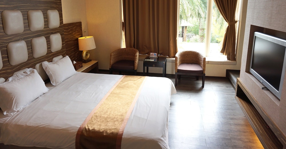 River Forest Resort Hotel 10/76