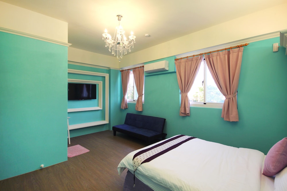 I'm Here B&amp;B 11/47