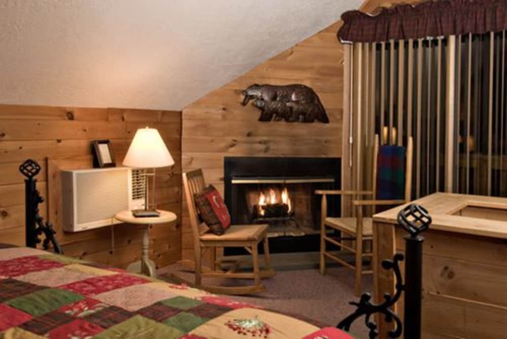 Inn at Ellis River 24/50