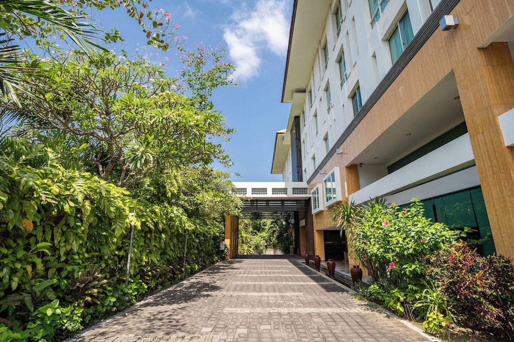 BINTANG KUTA HOTEL 60/61