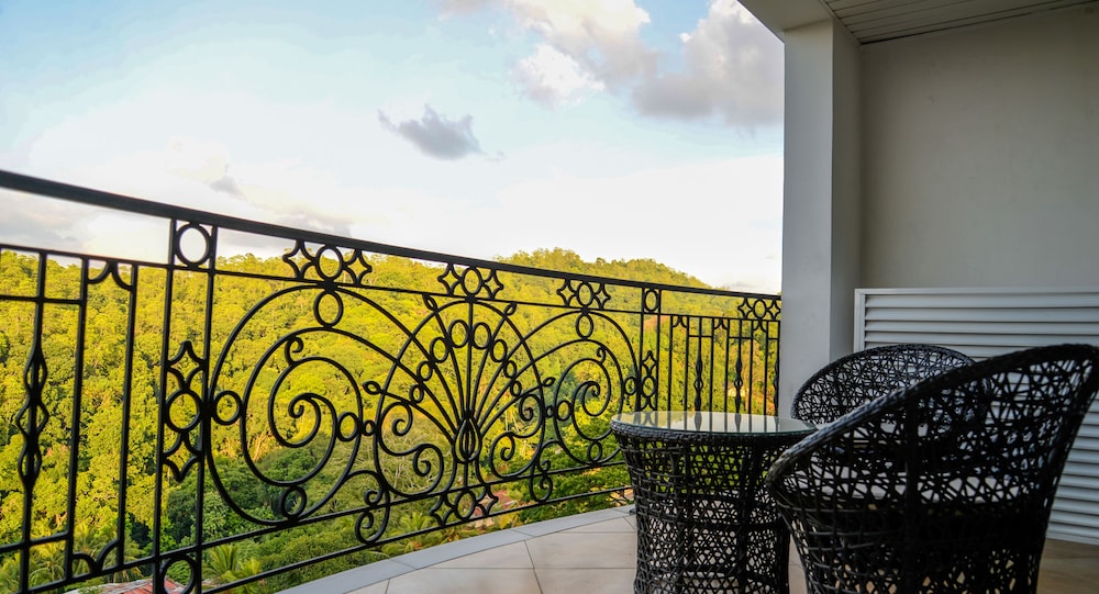 The Grand Kandyan Hotel in KANDY