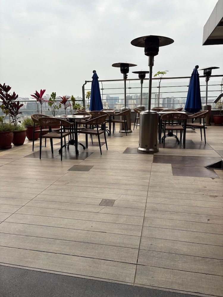 Golden Tulip Westlands Nairobi 72/75