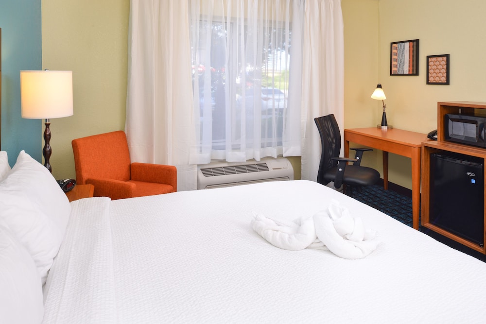 Fairfield Inn And Suites By Marriott Ft Pierce 15/50