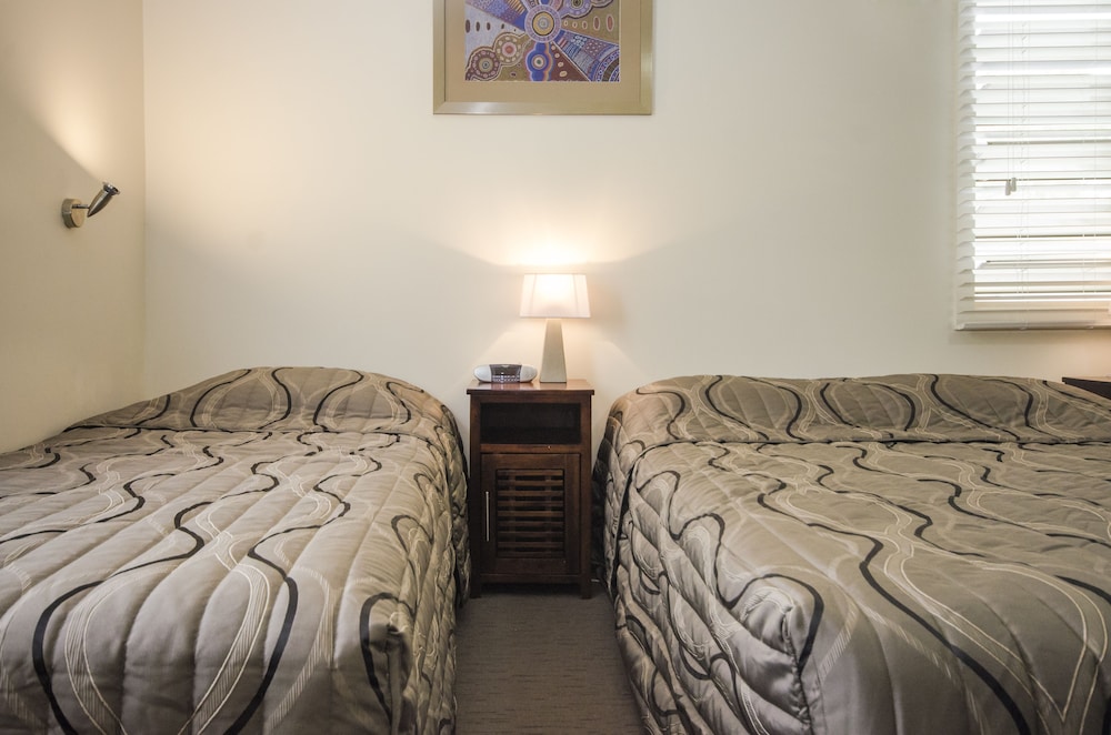FAMILY, TWIN BEDS, QUEEN BED