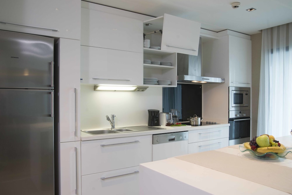 Radisson Residences Avrupa Tem Istanbul 9/66