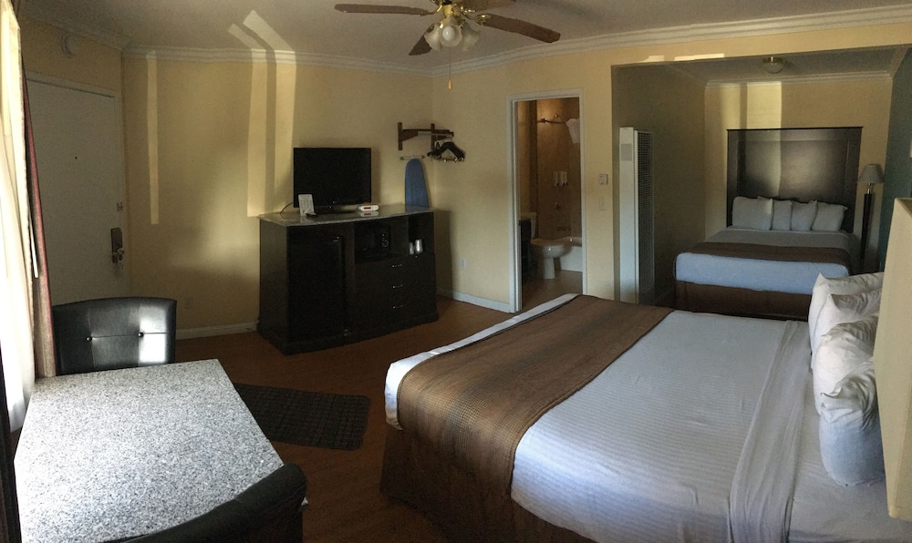 Rockview Inn And Suites 31/54