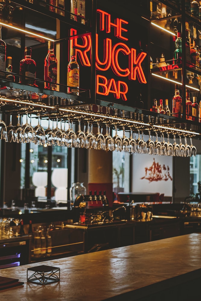 The Ruck Hotel 48/50