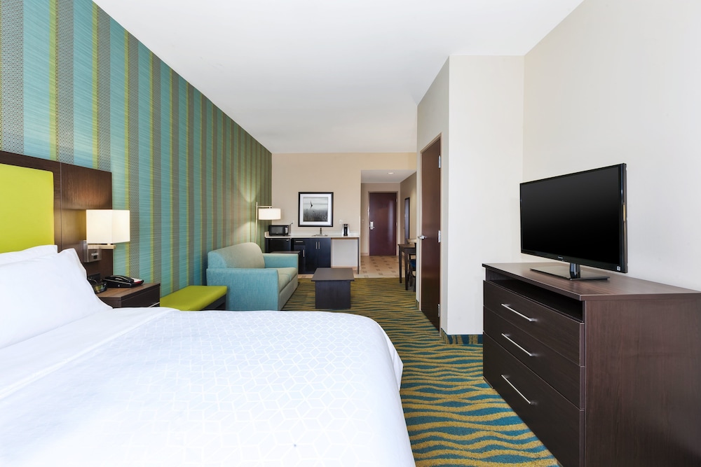 Holiday Inn Express Suites Southport Oak Island Area 18/58