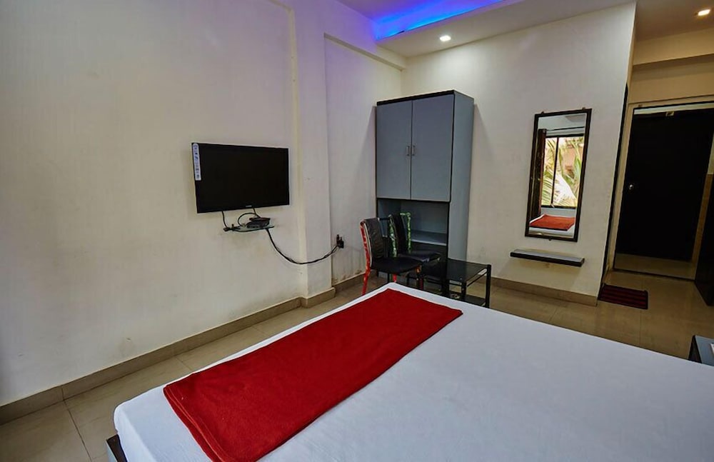 Hotel Galaxy's Vaibhav 15/40