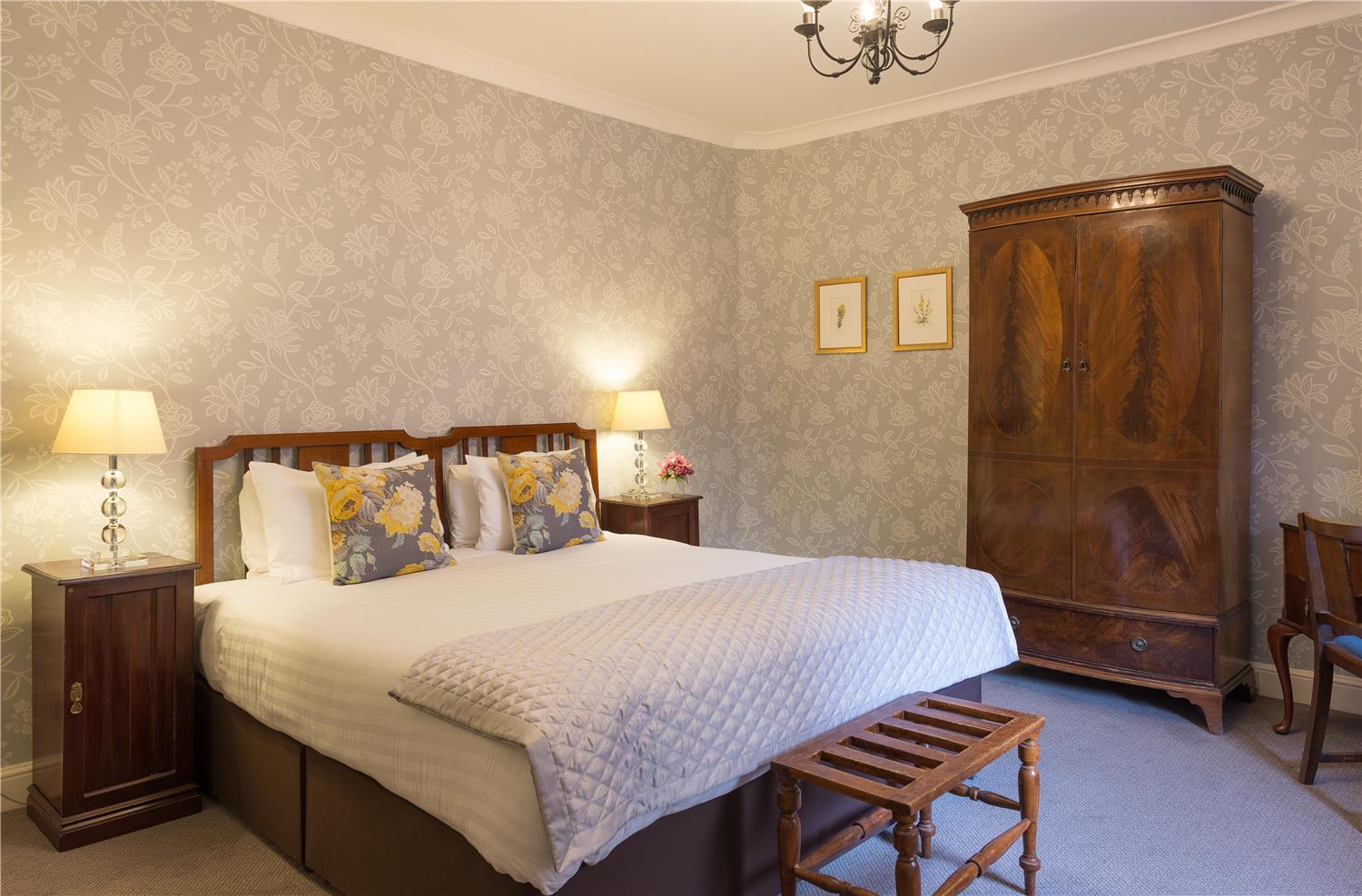Best Western Salisbury Red Lion Hotel 9/67