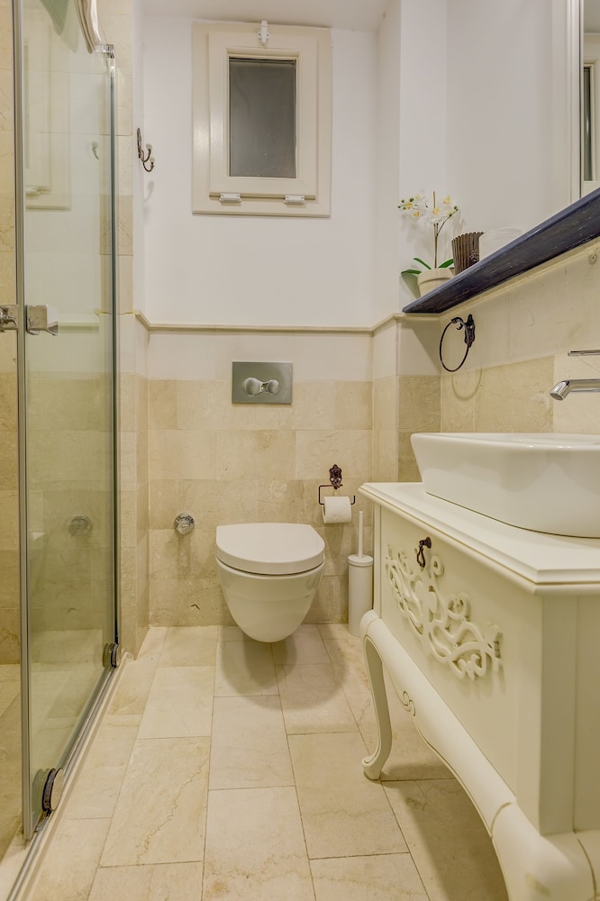 Vespera Hotel 40/43