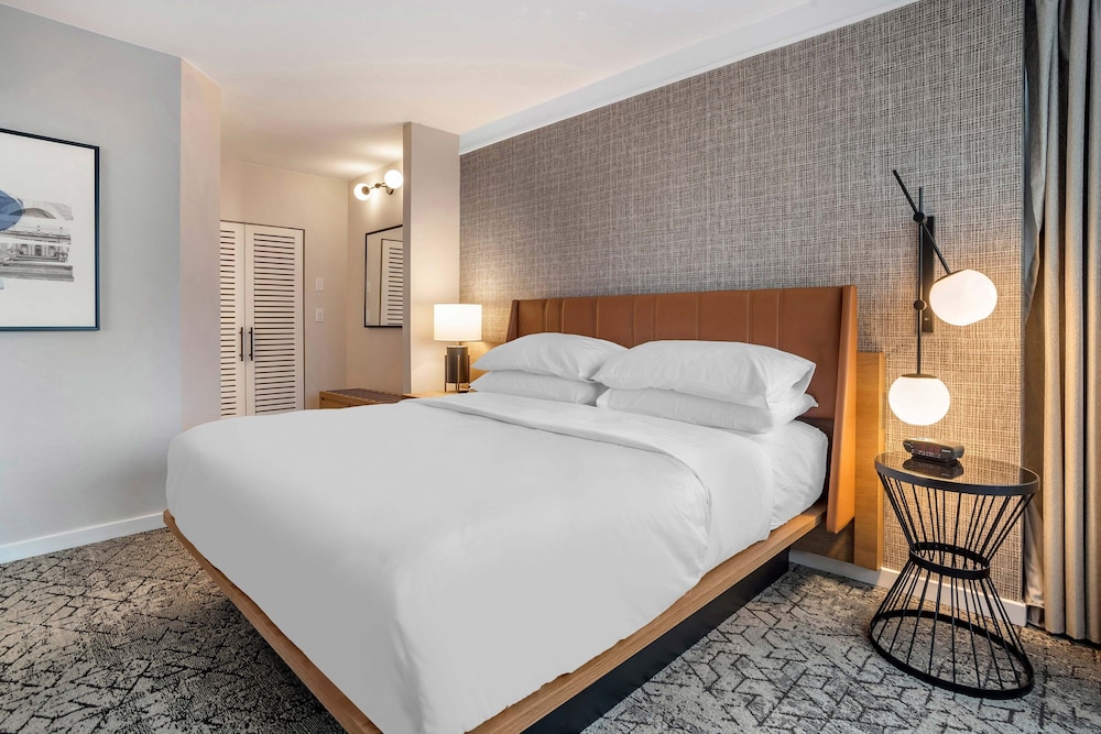 Sheraton Suites Wilmington Downtown 5/55
