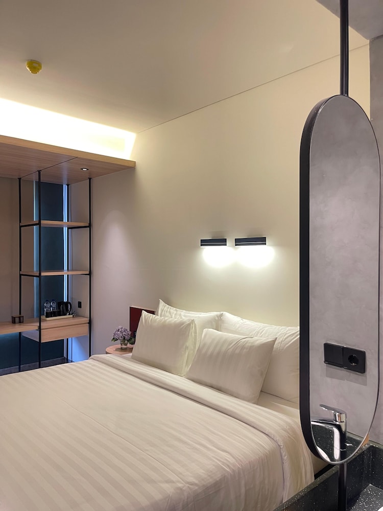 Atooi Hotel Alam Sutera 8/33