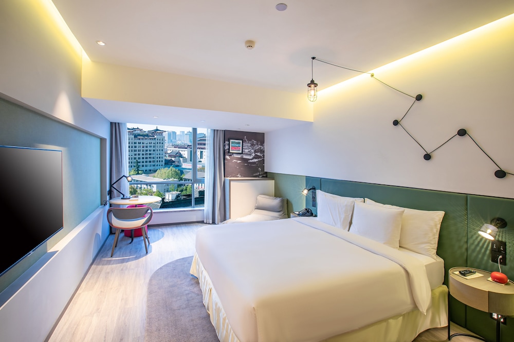 SUPERIOR, DOUBLE BED