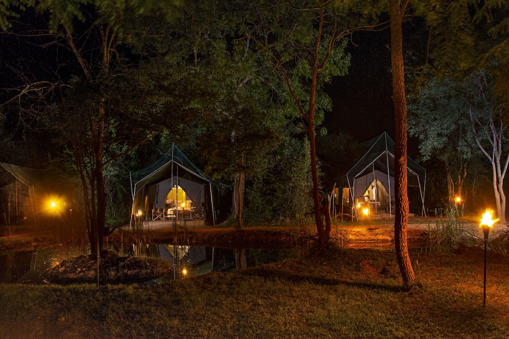 Mahoora Tented Safari Camp Bundala 12/18