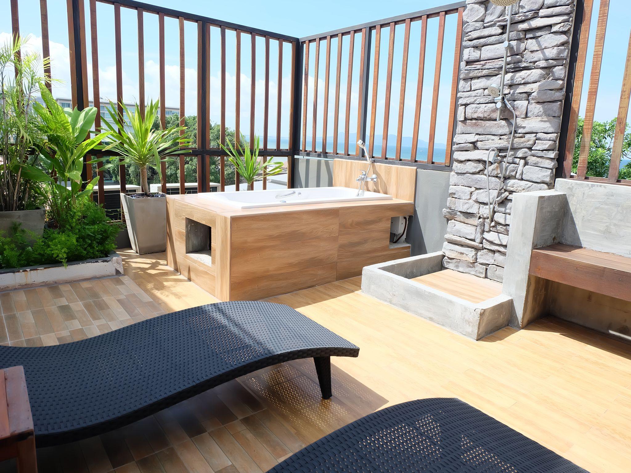 5Ive Beach House Hotel 37/43