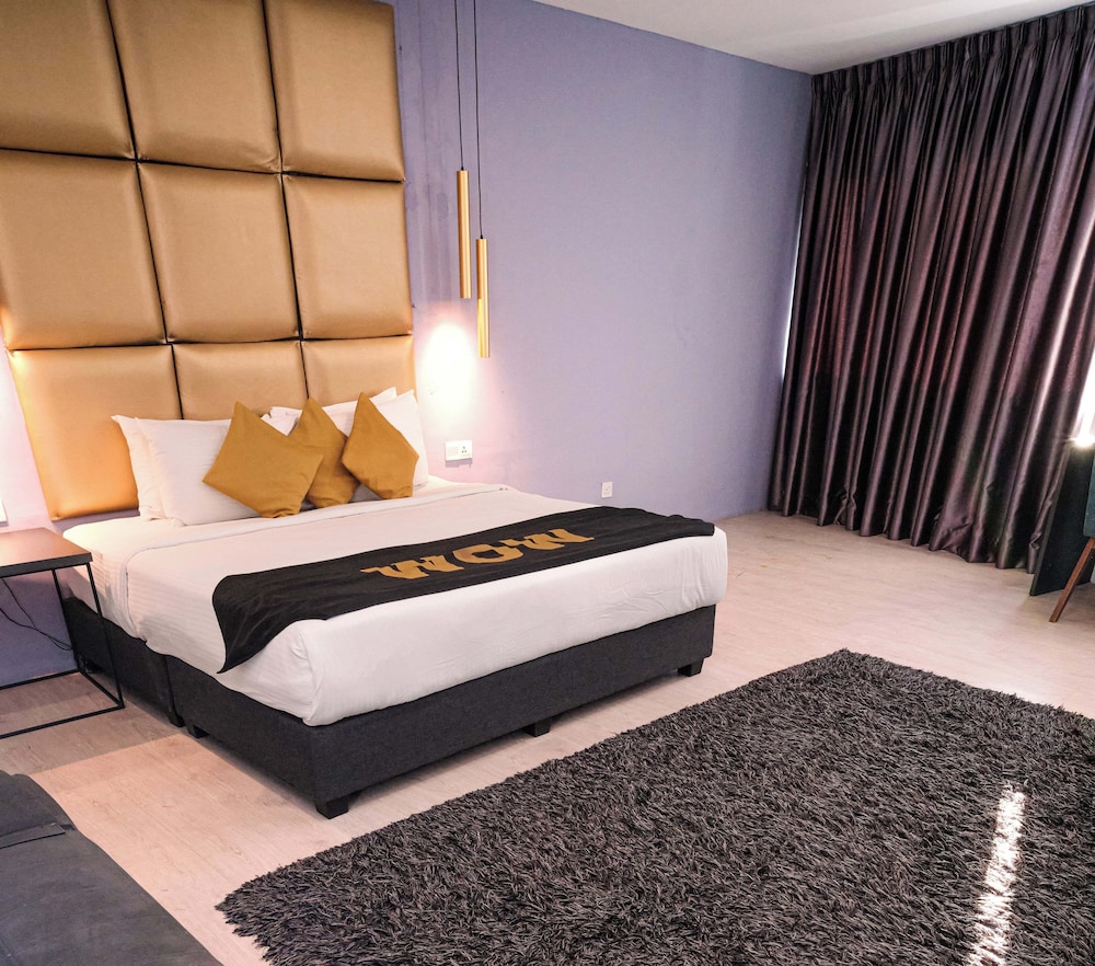 PRESIDENTIAL, SUITE