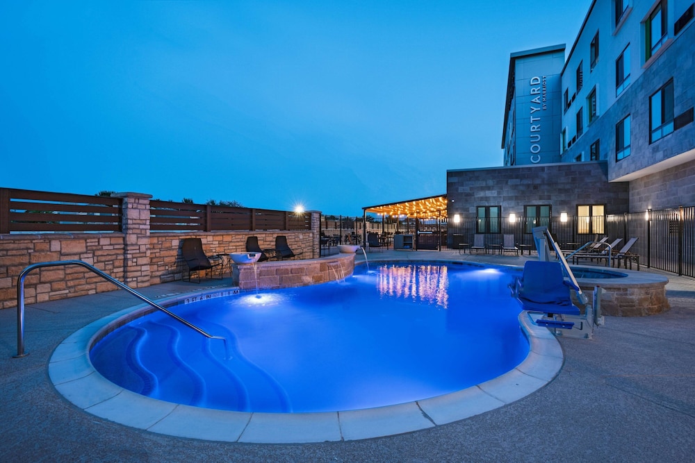 Courtyard by Marriott Dallas Grand Prairie 2/44