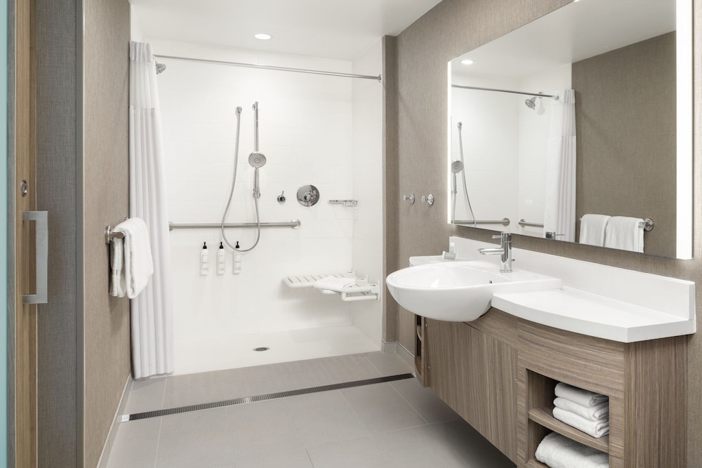 Springhill Suites By Marriott Roanoke North 26/26