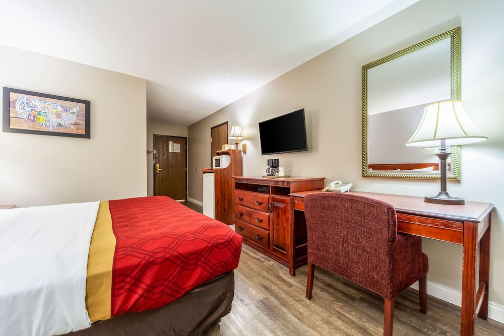 ROOM, KING BED, ACCESSIBLE