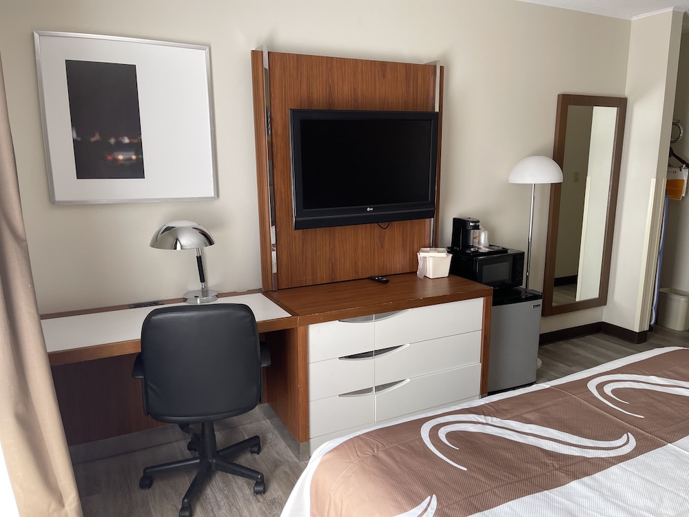 Quality Inn & Suites New Hartford - Utica 33/43