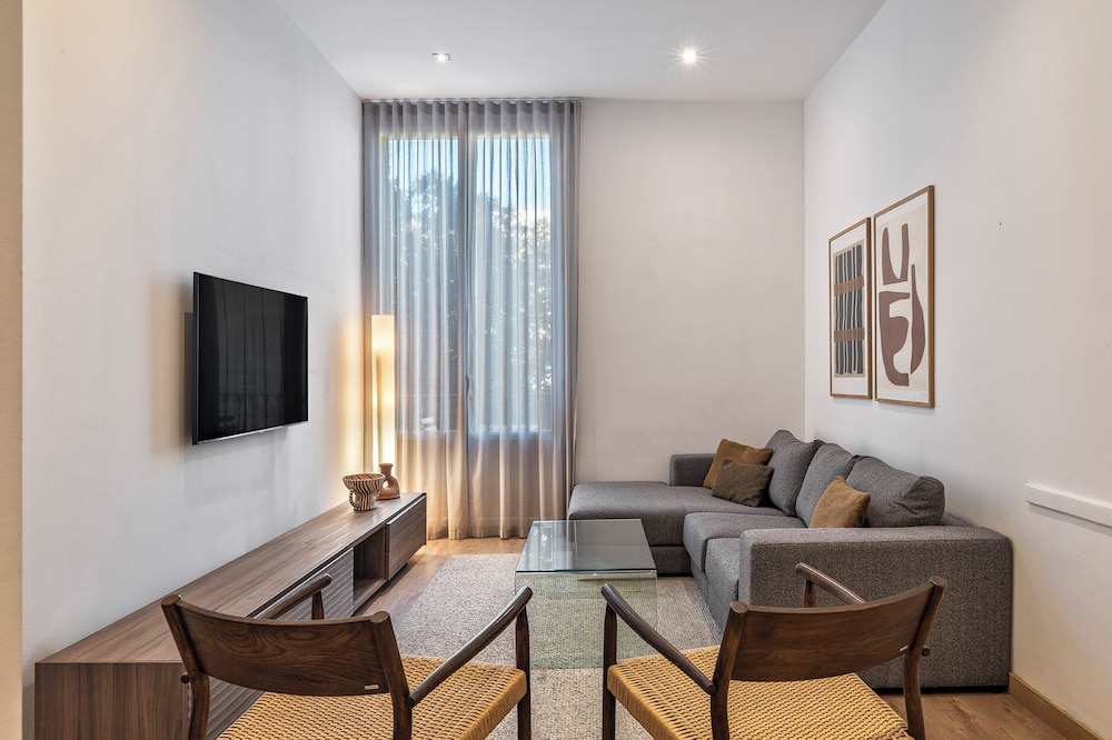 The Corner Apartments by Aspasios 48/65