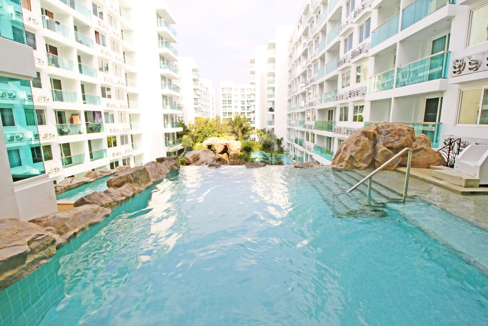 Amazon Residence By Pattaya Sunny Rentals 42/50
