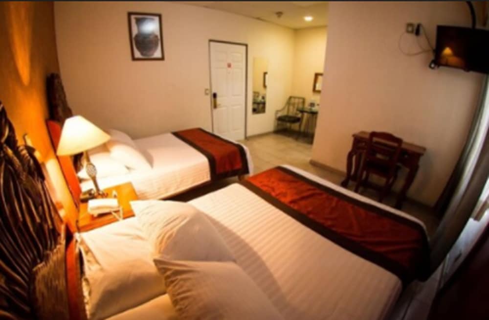Real Azteca Hotel 9/25