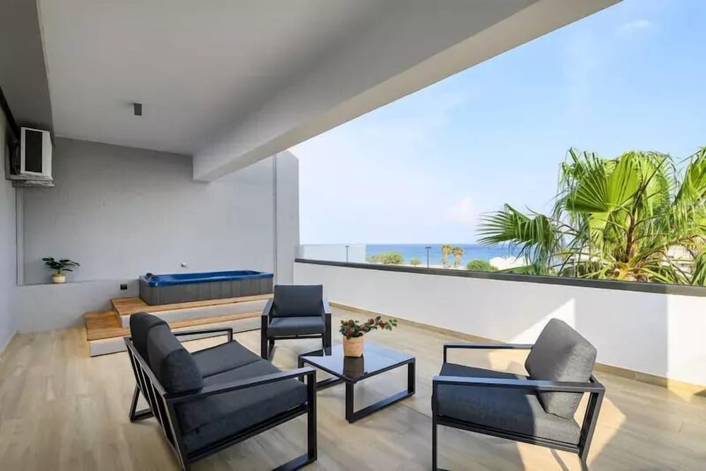 Nicolas Grand Suites 55/63