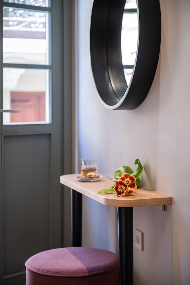 Viaggio Elegant Rooms 25/50