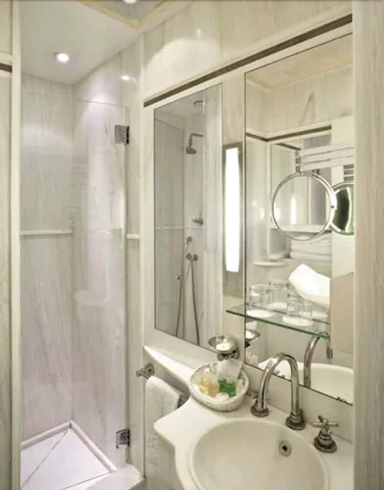 Hotel Gavarni 6/47