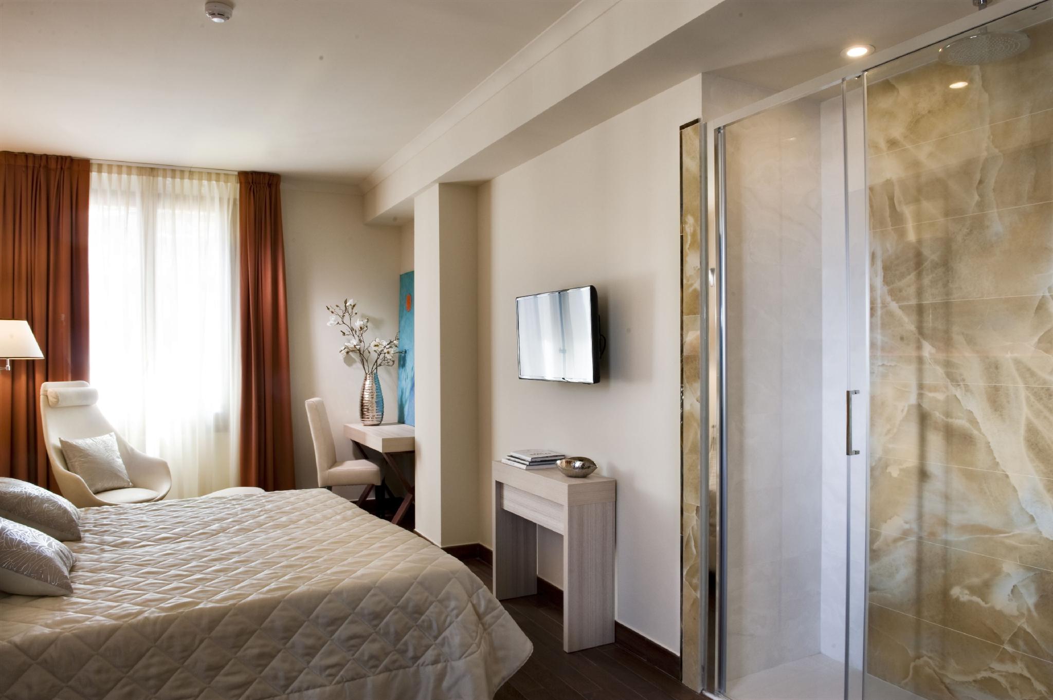 SUPERIOR, DOUBLE BED