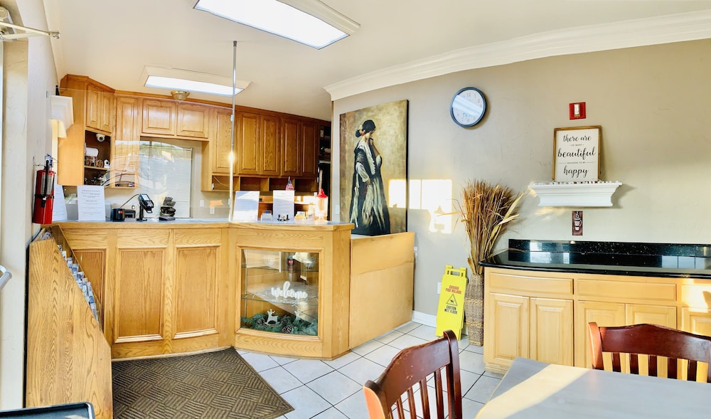 Weston Inn Suites 40/55