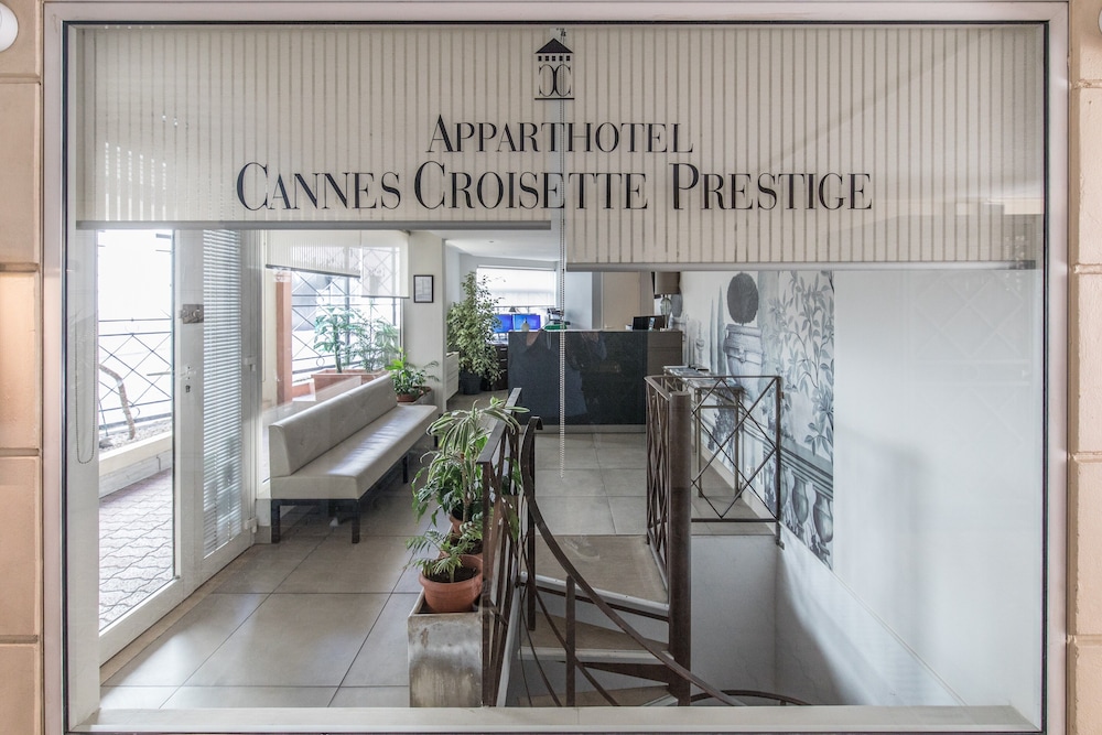Cannes Croisette Prestige Apparthotel 11/50