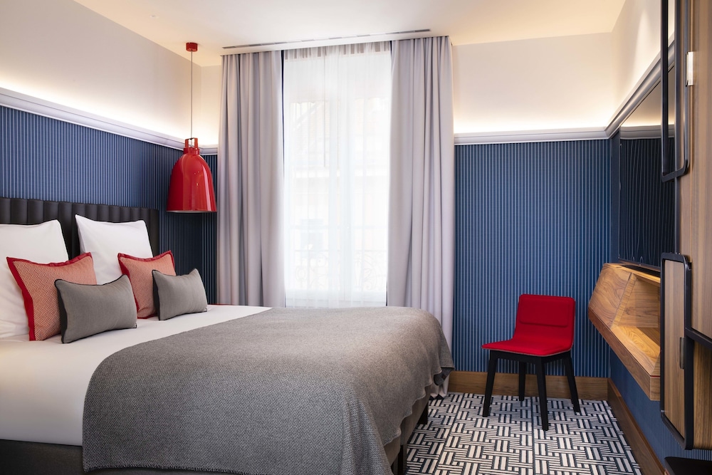Room at Hotel D Geneva, GENEVA
