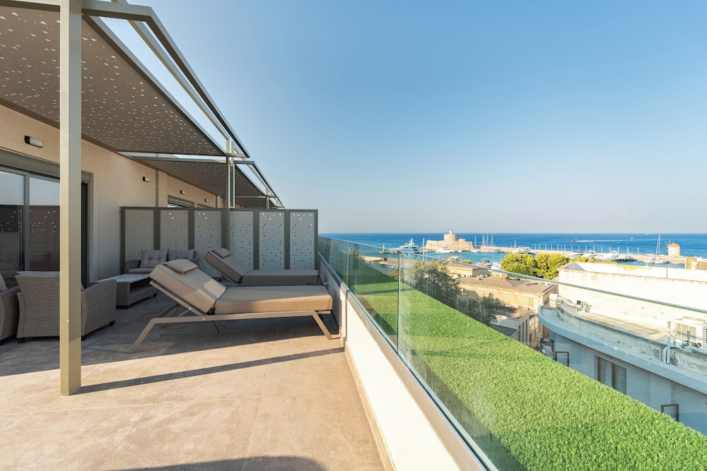 Philia Center Suites 71/73